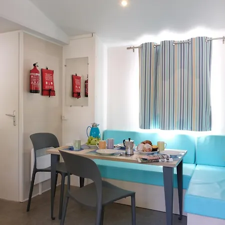 Happy Camp Mobile Homes In Village La Masseria Kemping 4*