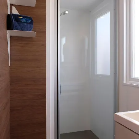 Happy Camp Mobile Homes In Village La Masseria Kemping 4*