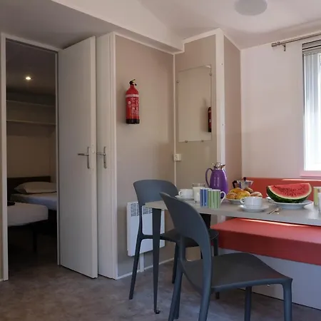 Happy Camp Mobile Homes In Village La Masseria Parque de Campismo 4*